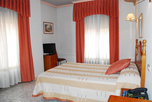 Hostal Universal Benavente Extérieur photo