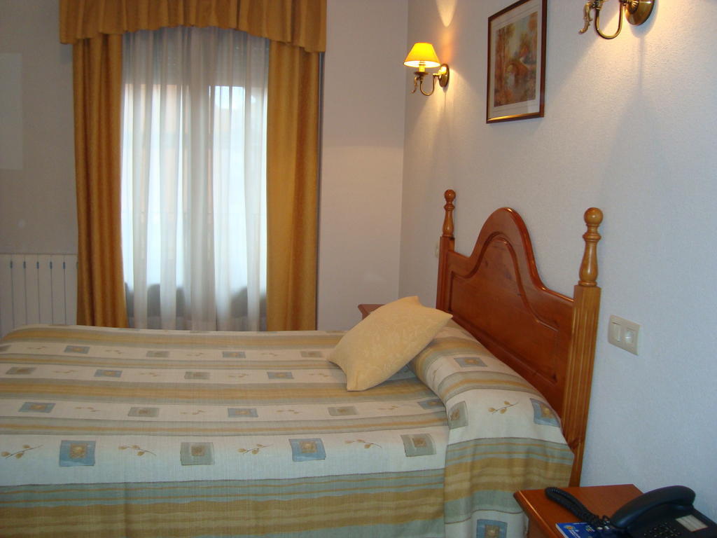 Hostal Universal Benavente Chambre photo