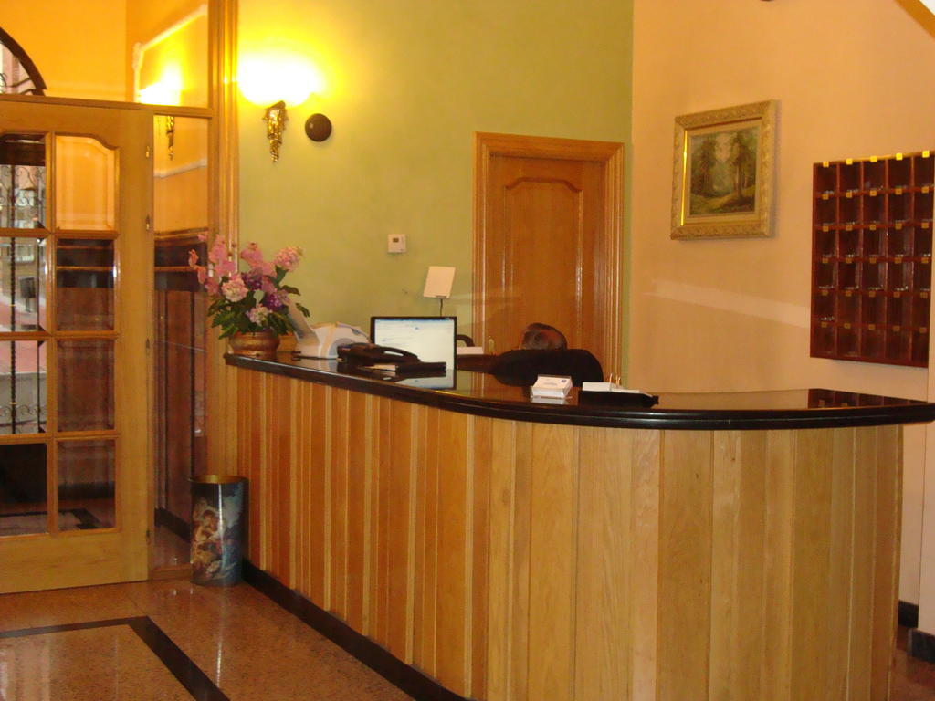 Hostal Universal Benavente Extérieur photo